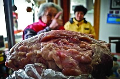 病猪肉被称为"米猪肉",其瘦肉中有豆样大小不等,乳白色,半透明的囊包