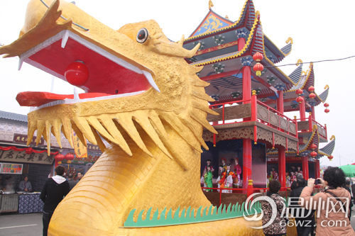 大型龙船供市民拍照（高清图集）