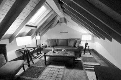 古朴的小楼内饰十分现代舒适