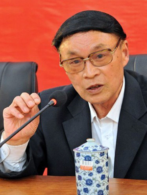 张兴吉是“雷锋班”的第一任班长,是雷锋的战友,也是雷锋精神的传人。华龙网 发