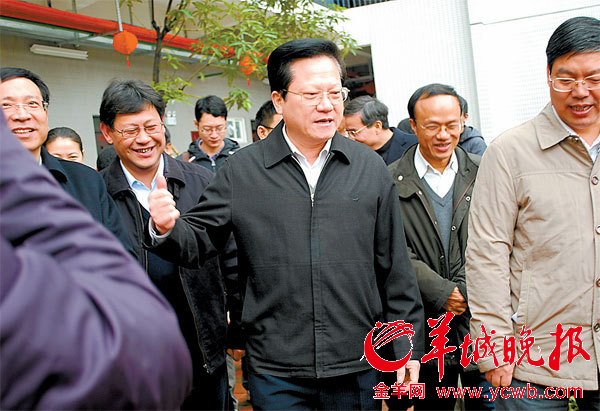 老书记又访北部贫困山区