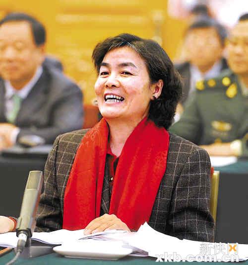 ■广东省发改委原主任李妙娟在全国两会上直言质疑广州