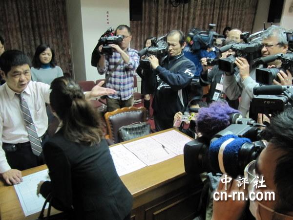 前美女主播备询资讯秀吸睛陈以真:OK的_腰围70女生处女图片