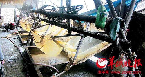 江门黑窝点制腐竹与<em>袜子内裤一起晒</em> 主要销往