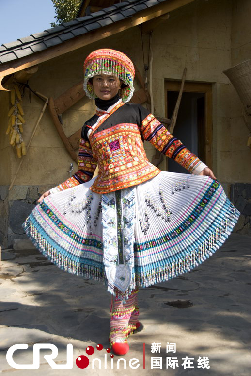 少数民族服饰大观系列:壮族与苗族服饰(高清