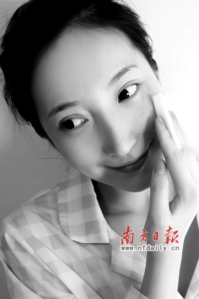 傅颖  