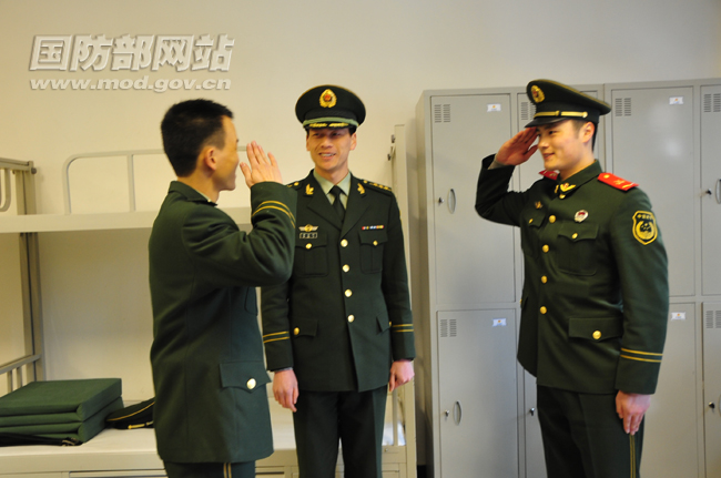 蔡东桦与班长刘帅第一次见面。