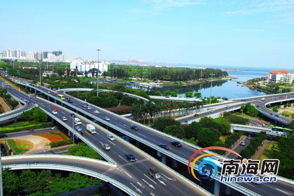 基础设施建设:不断助力 成拉动海南发展的马车