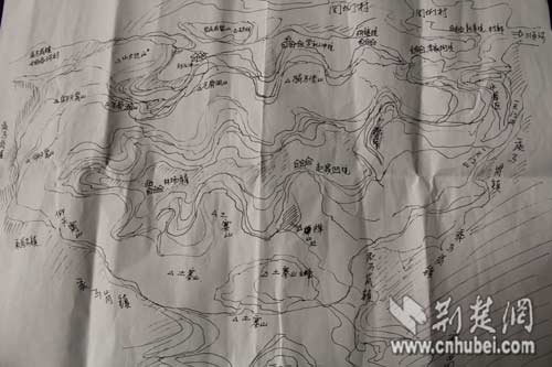 村民手绘的毁林地图src="http://y1.ifengimg.com/news_spider/dci_2012/04/e5c9a36c4cdcb0ce054412c83d44381b.jpg"