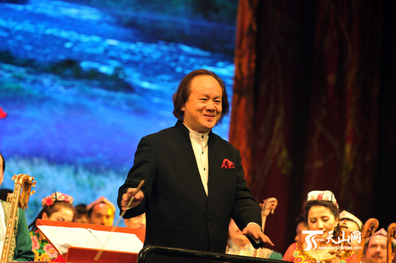 中央歌剧院常任指挥、我国著名指挥家许知俊