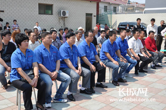 千名唐山人在廊坊献爱心 今日为文安捐款5万元