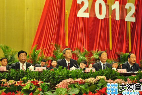 第十六届河南青年五四奖章获得者受表彰_资