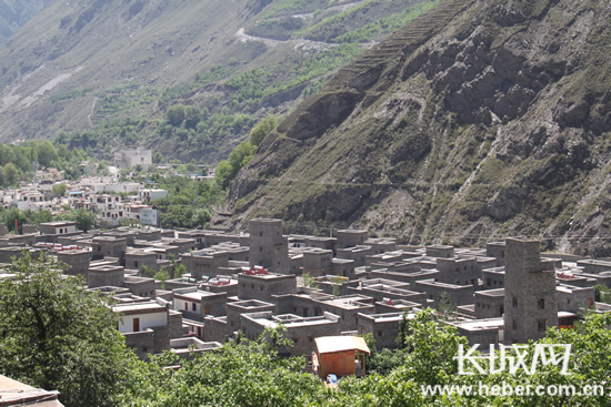 桃坪羌寨新寨。长城网 赵晓慧 摄