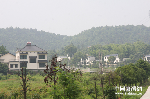 组图:两岸媒体走访湖南望城新农村及有机蔬菜