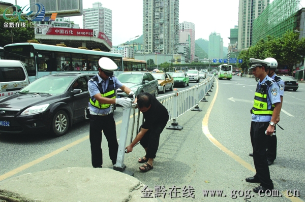 我用c1的驾照骑摩托车,被交警逮住了,而且一次