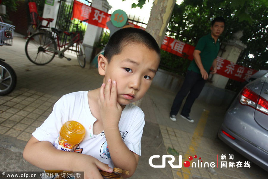郑州幼儿园孩子午休说笑被老师要求互扇耳光(