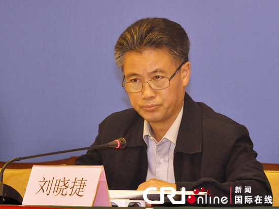 广东省政府副秘书长刘晓捷介绍韩国丽水世博会广东活动周有关情况