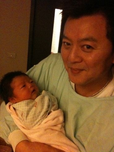 2012父亲节在即 娱乐圈明星爸爸大盘点_资讯频道_凤凰网