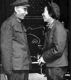 林彪和叶群（资料图）