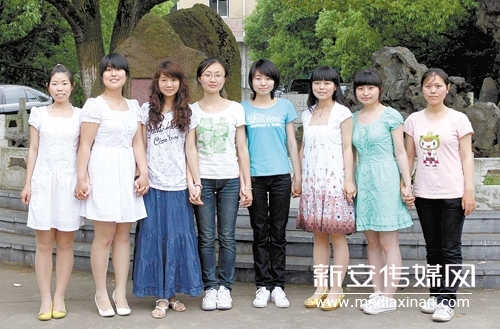 安庆师范学院现最牛寝室 八朵金花都考上研究生