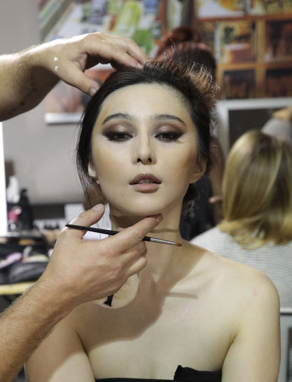 范冰冰后台化妆