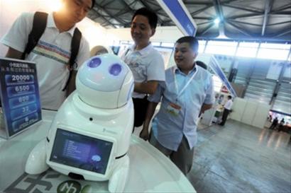 中国国际机器人展在沪开幕 千元亲子机器人将