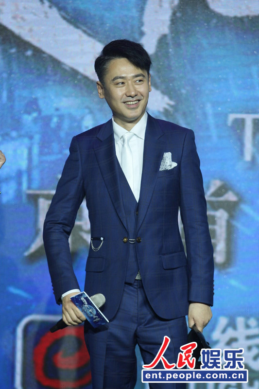 吴秀波“宗师头”亮相