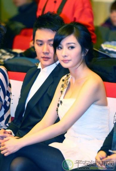 杨幂否认与刘恺威情变 昔日与众男亲密照曝光