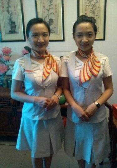 飞翔云端的姐妹花 记天津航空双胞胎空乘