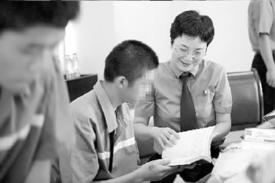 走进看守所