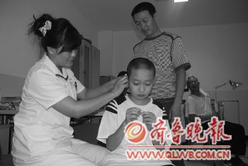 耳穴压豆治疗青少年近视