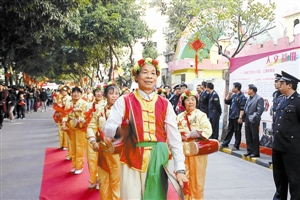 深圳借gdp_深圳各区gdp