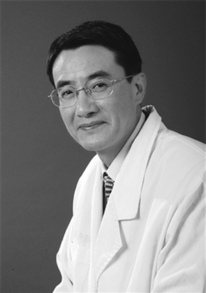 上海治肝病名老中医陈建杰来深会诊