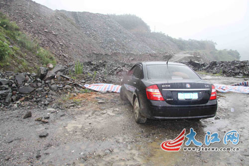 江西吉安:妻子凌晨深山玩车震 丈夫捅死奸夫