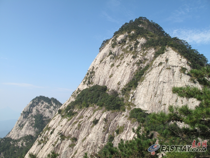 "网媒安徽行"走进明堂山 体验大别山群山巍峨