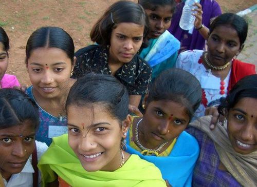 印度拟立法禁止针对女婴堕胎 违者或全家监禁