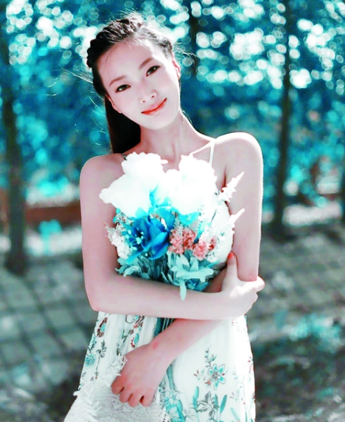 一路向西女王李丹妮图片