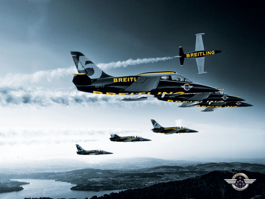 高清:百年灵喷气机特技飞行表演队精彩壁纸