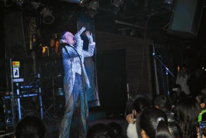 张学友携手汤宝如 酒城上演针功夫