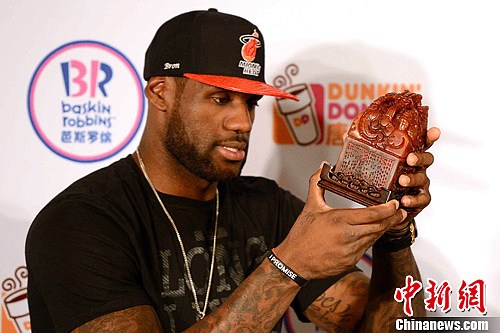 曝湖人2014将追逐詹姆斯 皇帝或成科比接班人