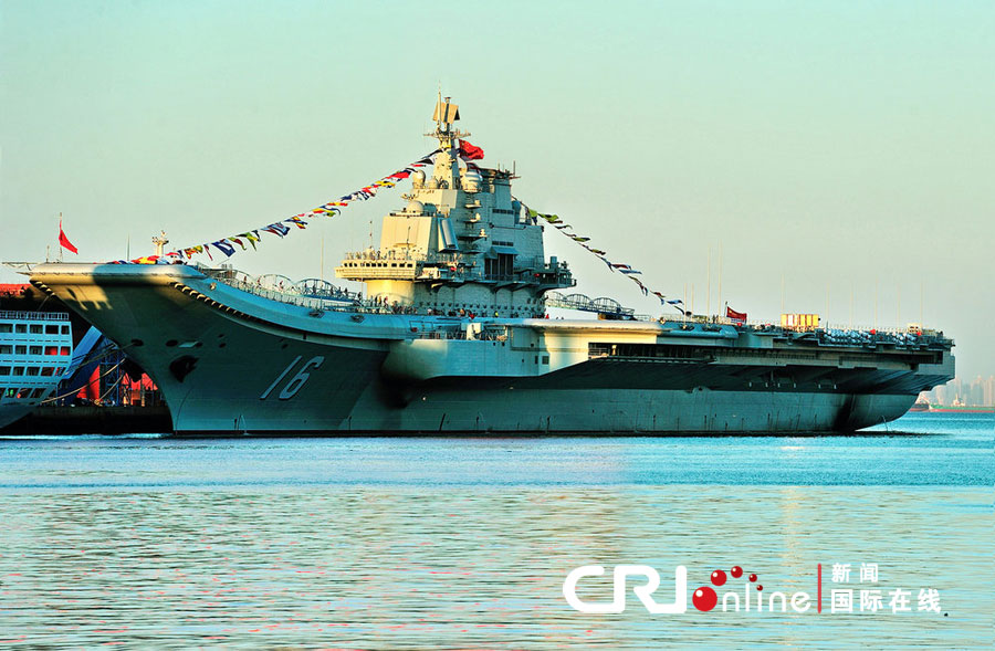 中国首艘航母辽宁号张灯结彩庆双节(高清组