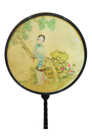 一柄团扇妙手成