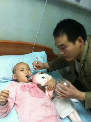 我8岁了,妈妈您能来看我一眼吗?