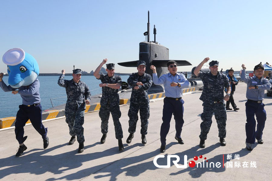 美国核潜艇俄亥俄号停靠韩国<em>釜山</em> 韩美士兵共