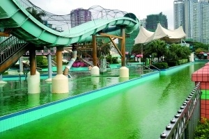 珠江泳场休假期蓄水养鱼 惹蚊还是防蚊?