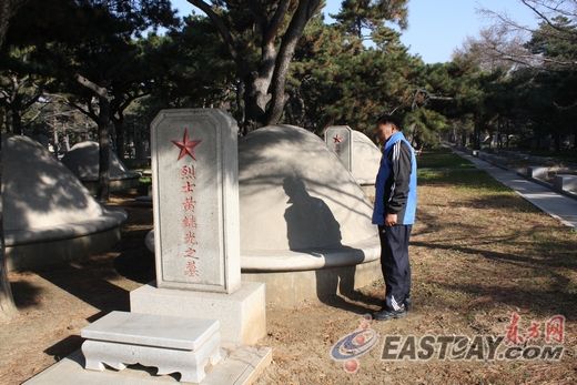 采访团抵达辽宁沈阳 在抗美援朝烈士陵园缅怀