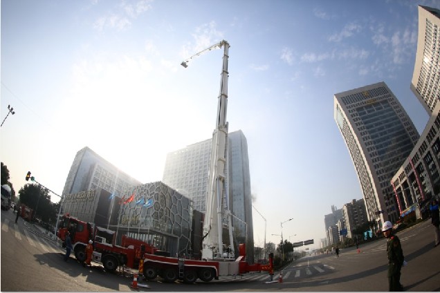 世界第一高度云梯车参战湖北跨区域消防演习