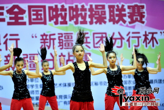 2012中国拉拉操联赛新疆区开赛 新疆七支队伍