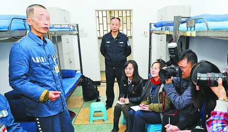 重庆商报讯一名被判处无期徒刑的男子,在渝州监狱服刑时突发脑溢血,被