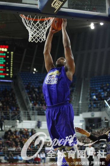 高清:CBA联赛第1轮 吉林东北虎84 103辽宁衡